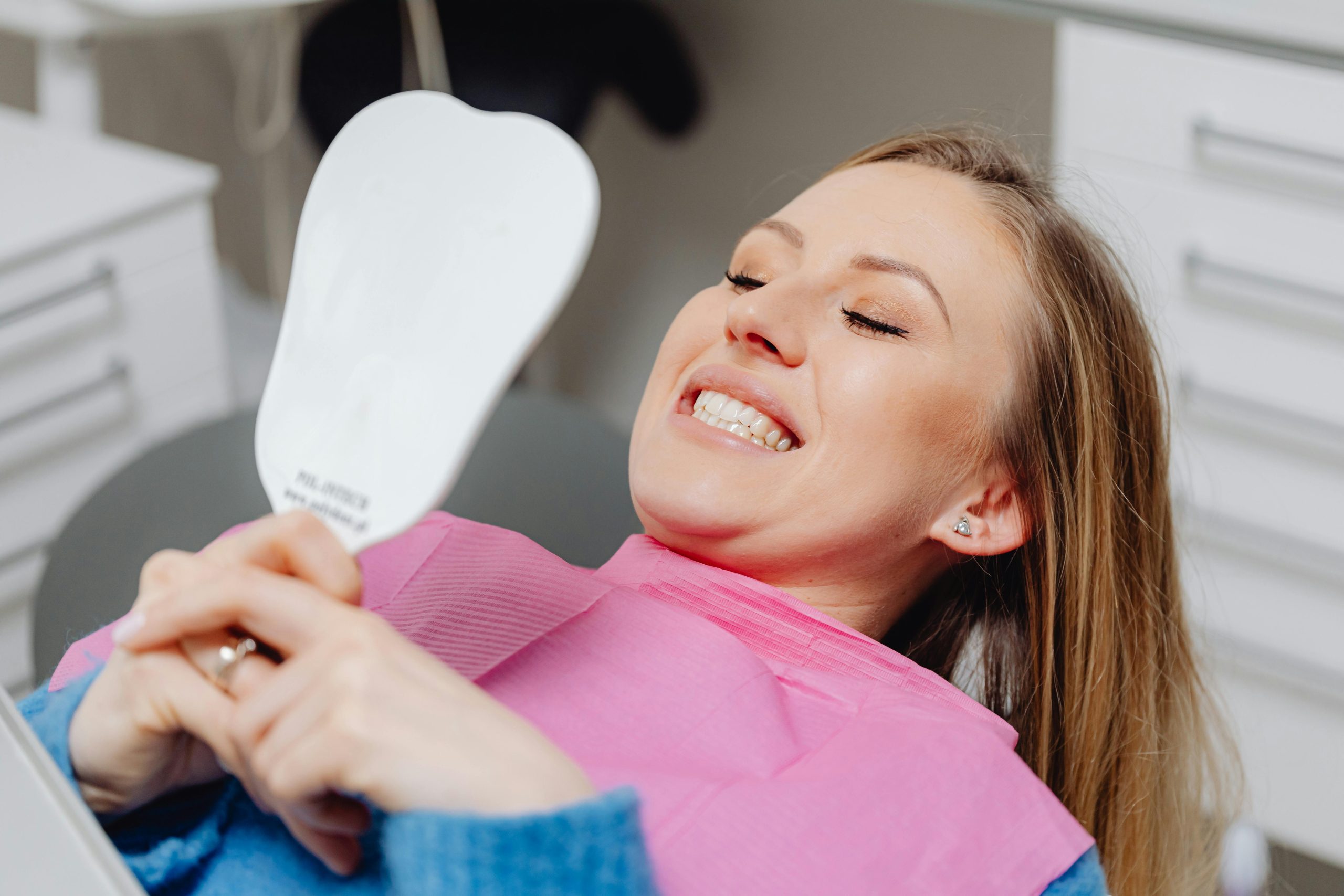 Laser sau freză dentară pentru carii – care este alegerea potrivită